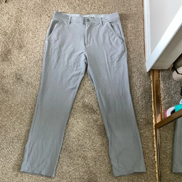 Men’s Adidas Gray Chinos Versatile Comfort - Picture 1 of 5